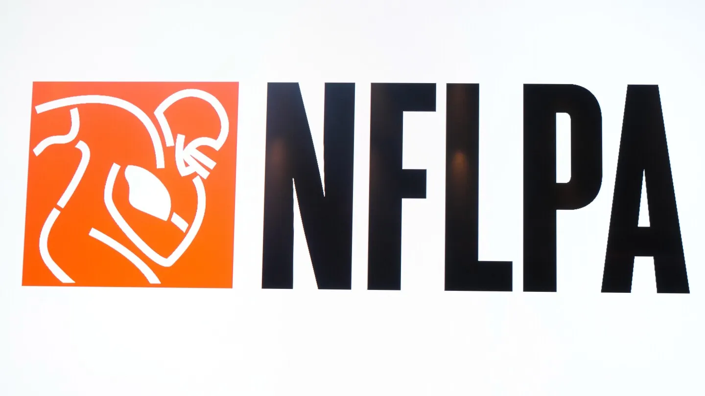 Komite eksekutif NFLPA mengeluarkan pernyataan defensif mengenai Lloyd Howell