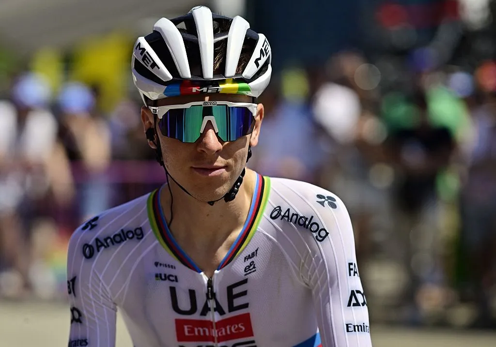 "Itu mengkhawatirkan, tapi dia baik-baik saja" – Tadej Pogačar terhindar dari cedera serius dalam kecelakaan Tour de France saat tim memuji sportivitas rival