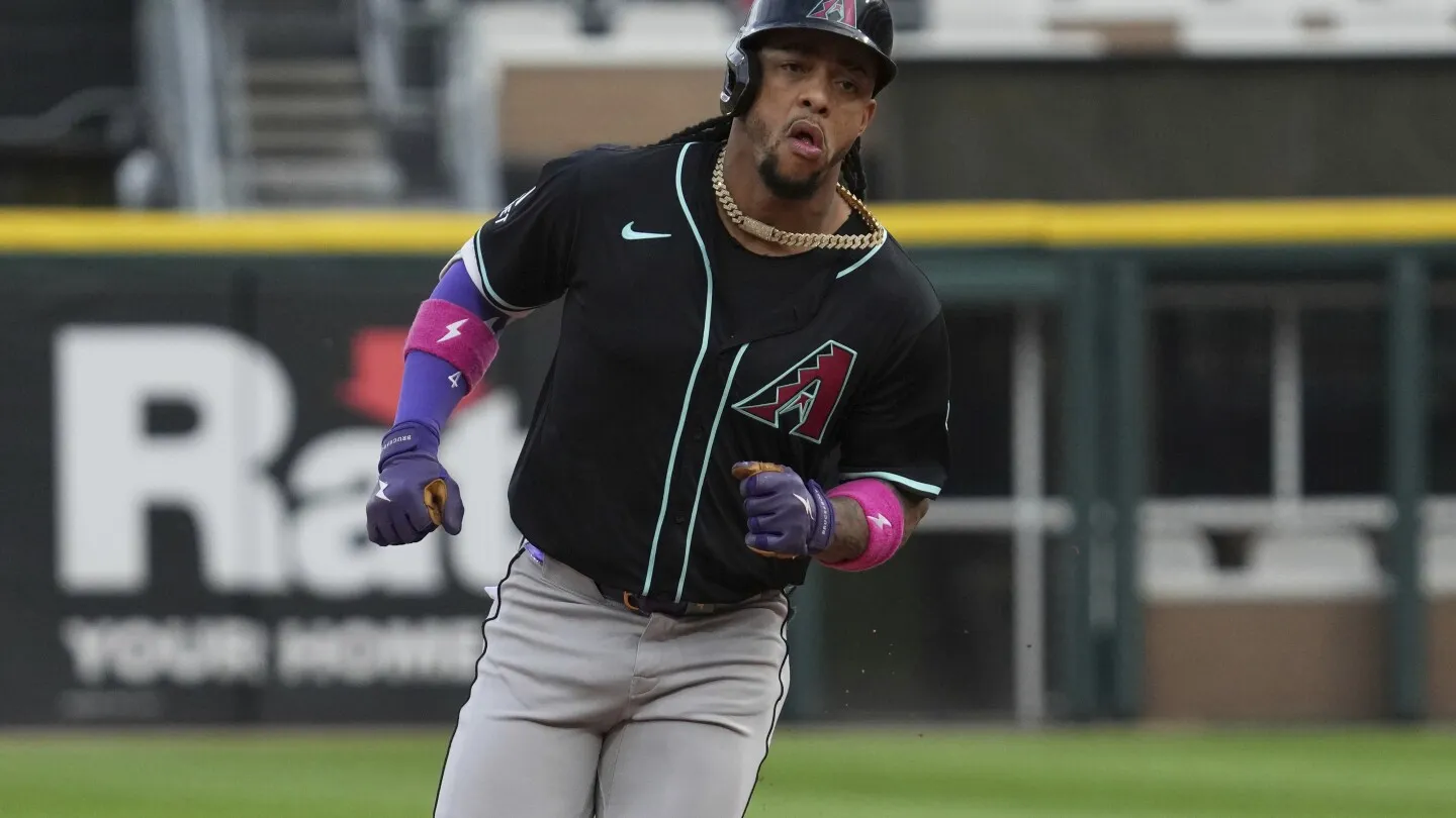 Penggemar Dilarang Usai Mengejek Ketel Marte Diamondbacks hingga Menangis dengan Komentar tentang Almarhum Ibunya